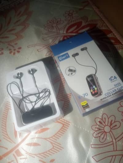 brand new wireless collar clip headphones