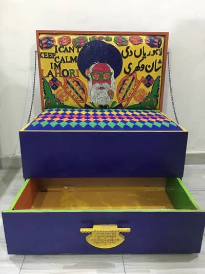 Wooden seater with drawer