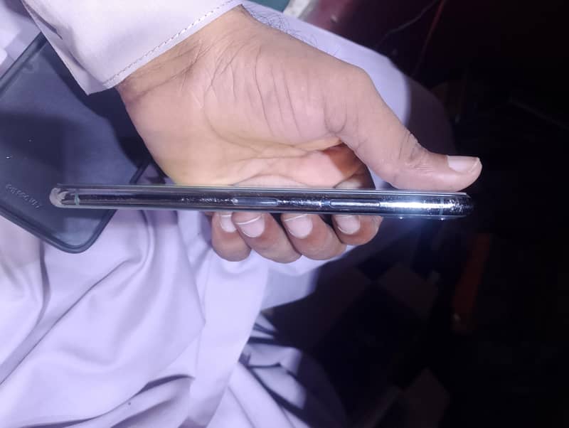 Apple iPhone 11 Pro Max 7