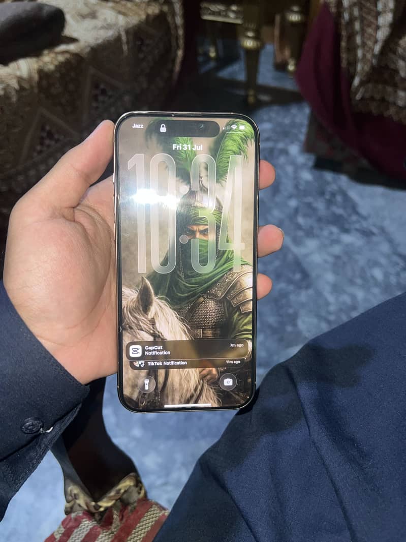 Iphone 16 pro max 1