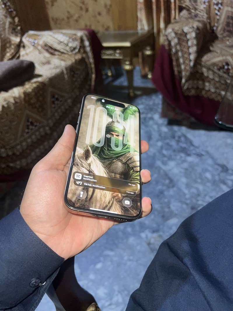 Iphone 16 pro max 6
