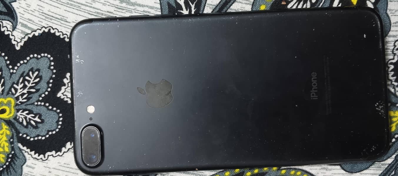 Apple iPhone 7 Plus 3