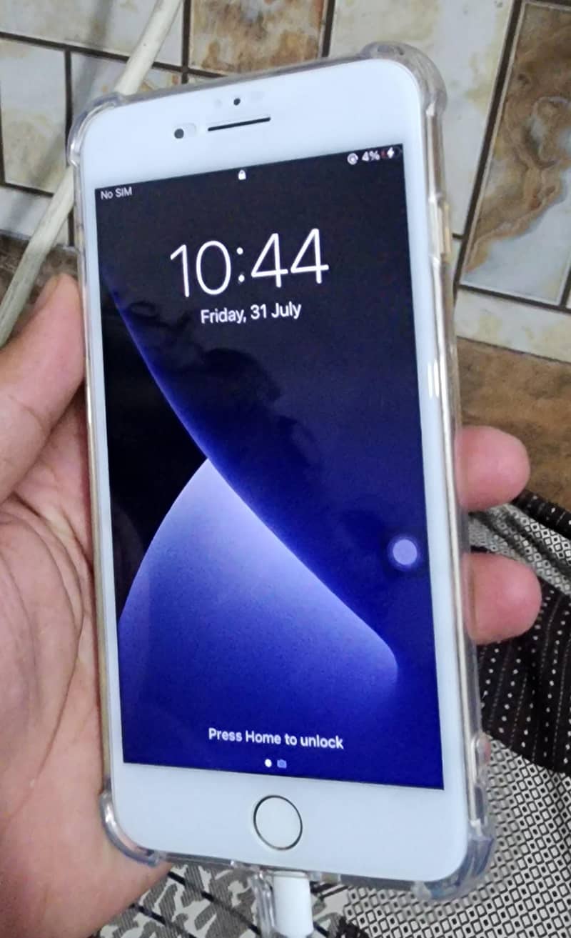 Apple iPhone 7 Plus 1