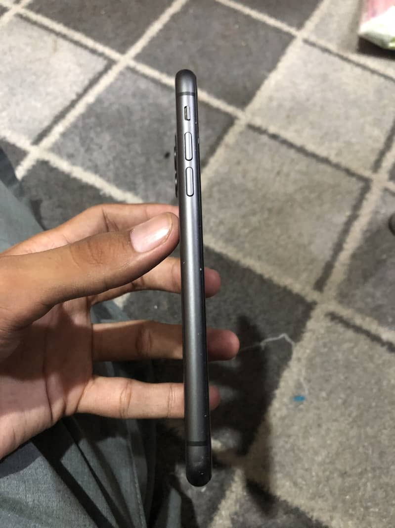 Apple iPhone 11 5