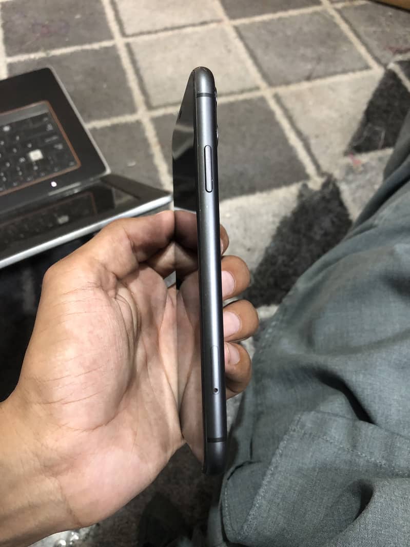 Apple iPhone 11 6