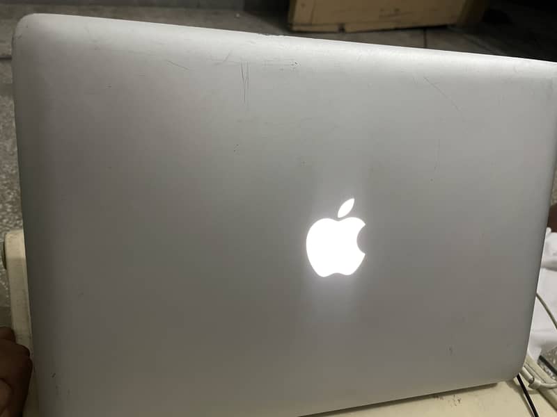 Macbook Pro 2011 0