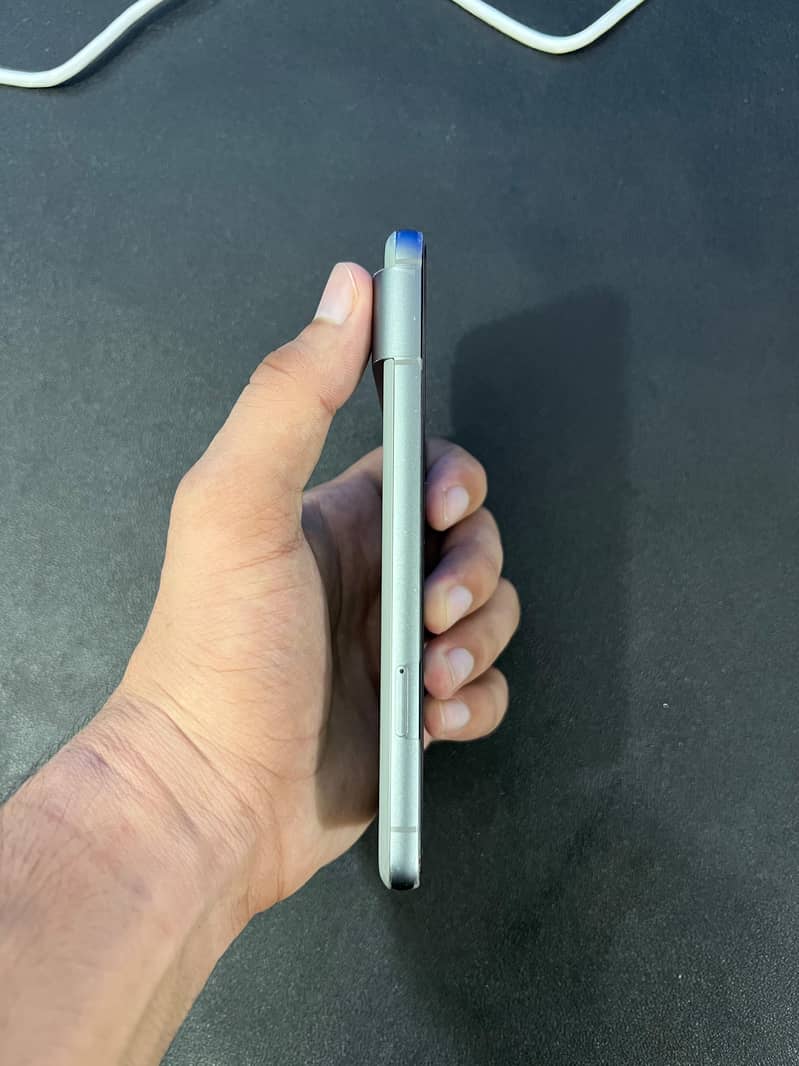Google Pixel 8 3