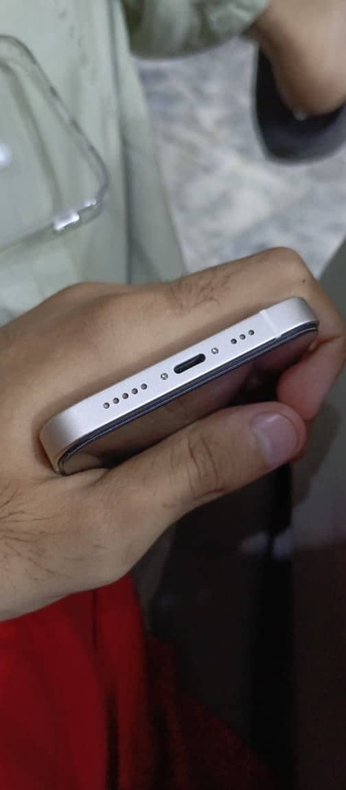 Apple iPhone 13 2