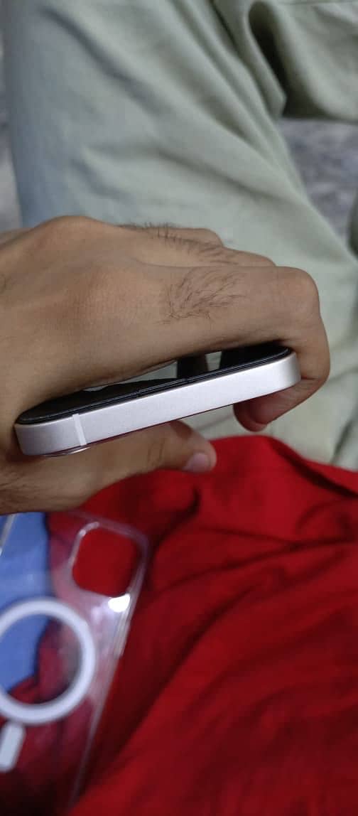 Apple iPhone 13 0