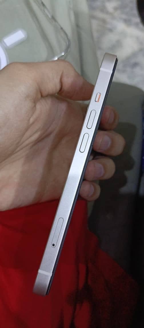 Apple iPhone 13 3