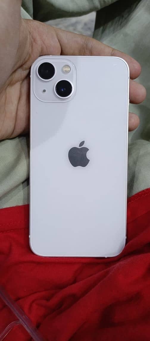 Apple iPhone 13 5