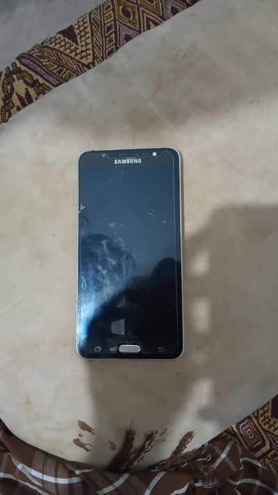 Samsung Mobile J7