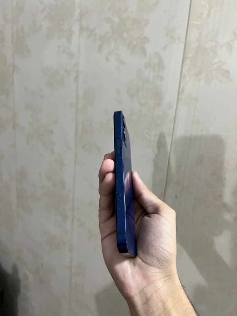 Apple iPhone 12 mini 6