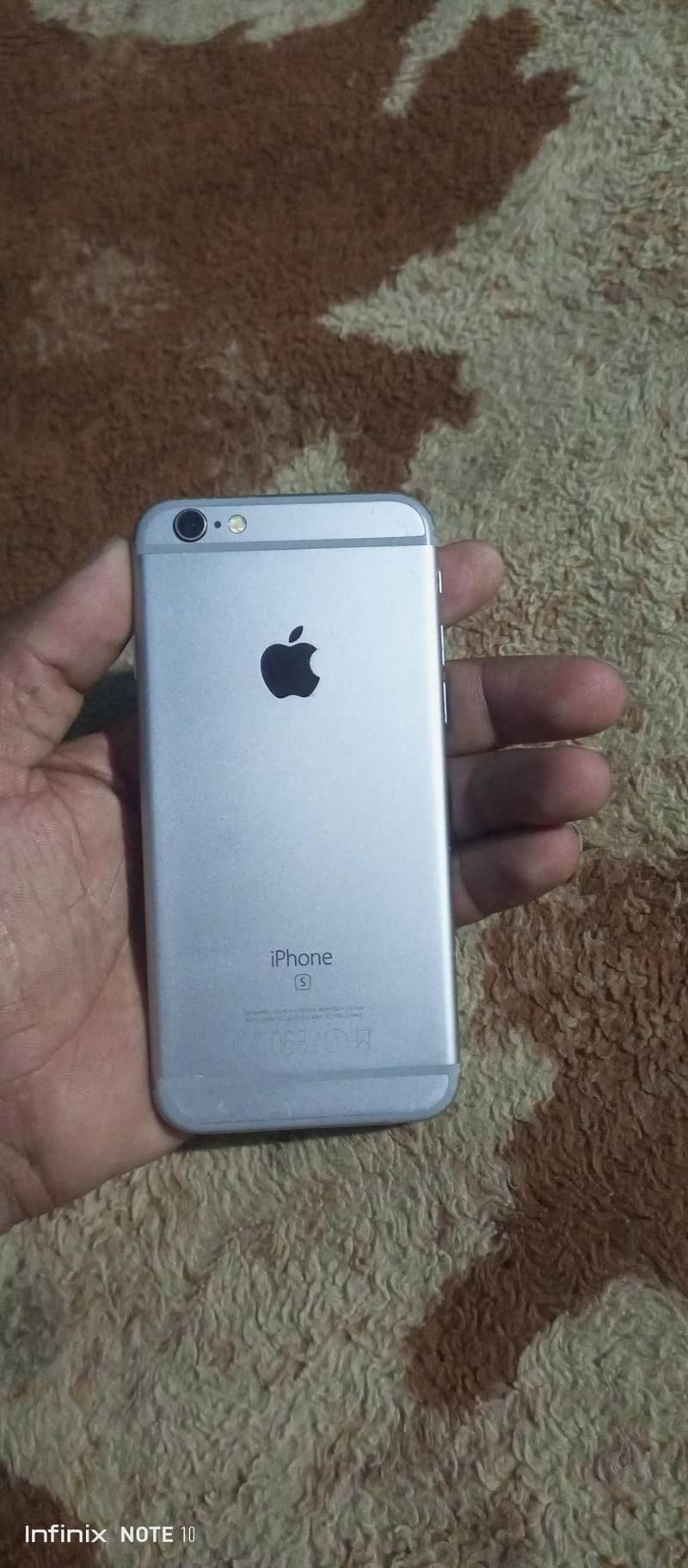 Apple iPhone 6S 1