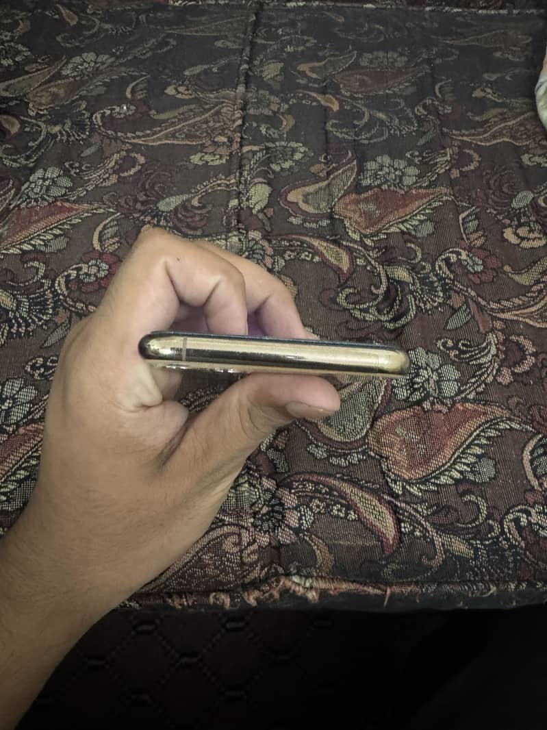 Iphone 11 pro max 2