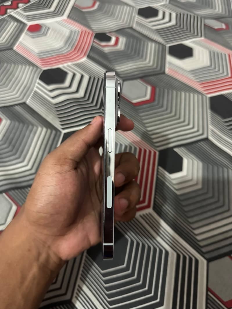 iPhone 14 Pro 3