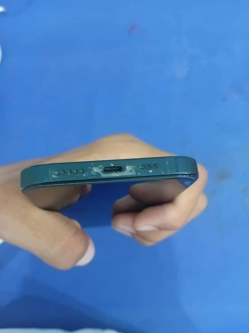 Apple iPhone 13 3