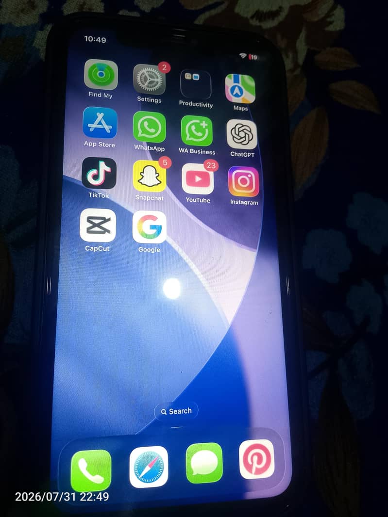 Apple iPhone 11 4