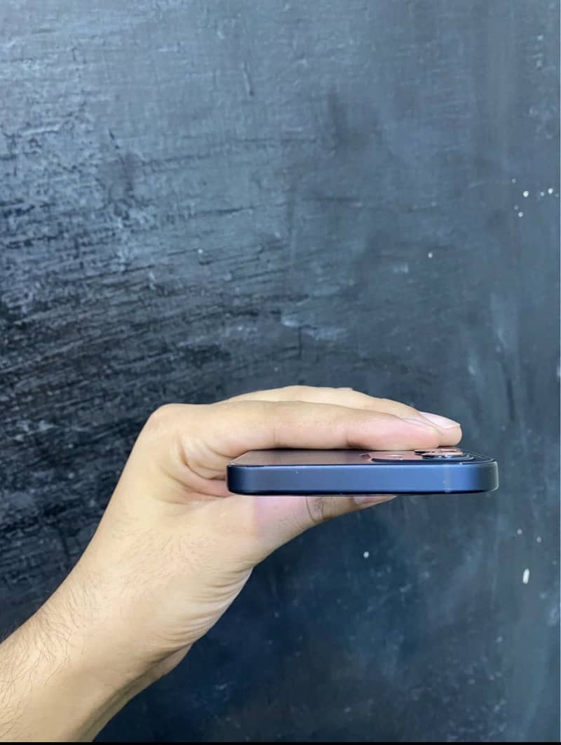 Apple iPhone 12 0