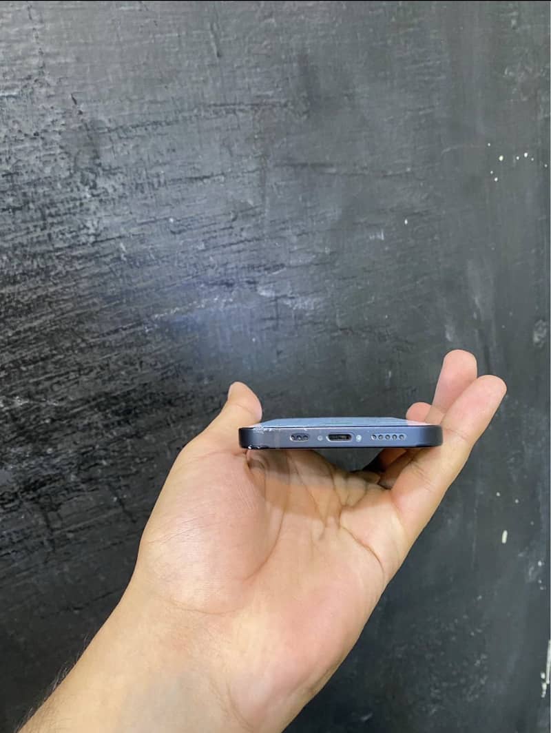 Apple iPhone 12 3