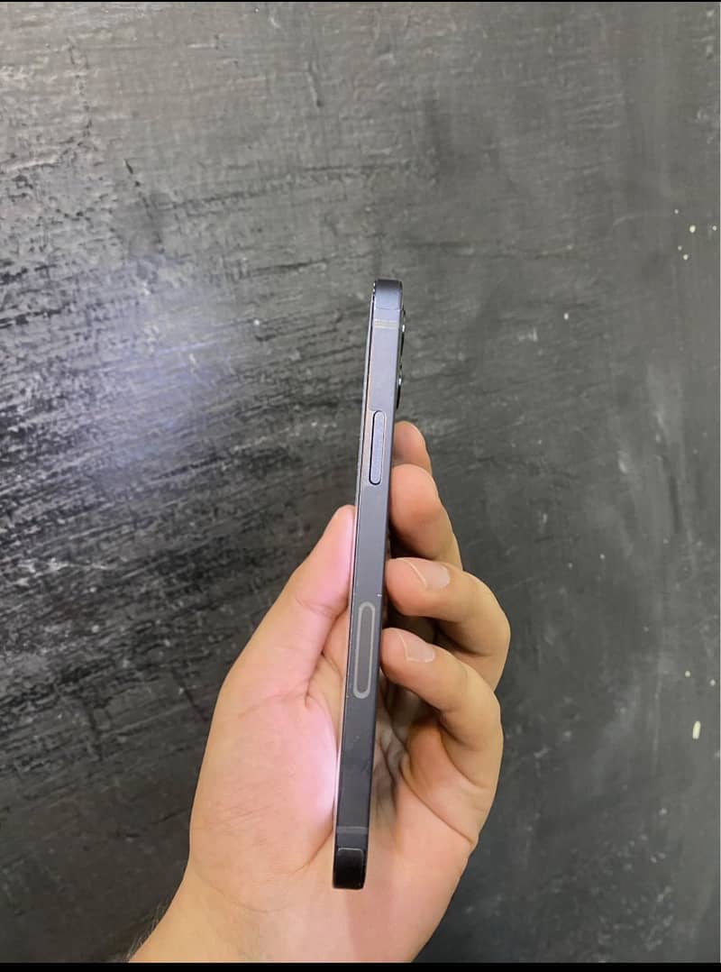 Apple iPhone 12 5
