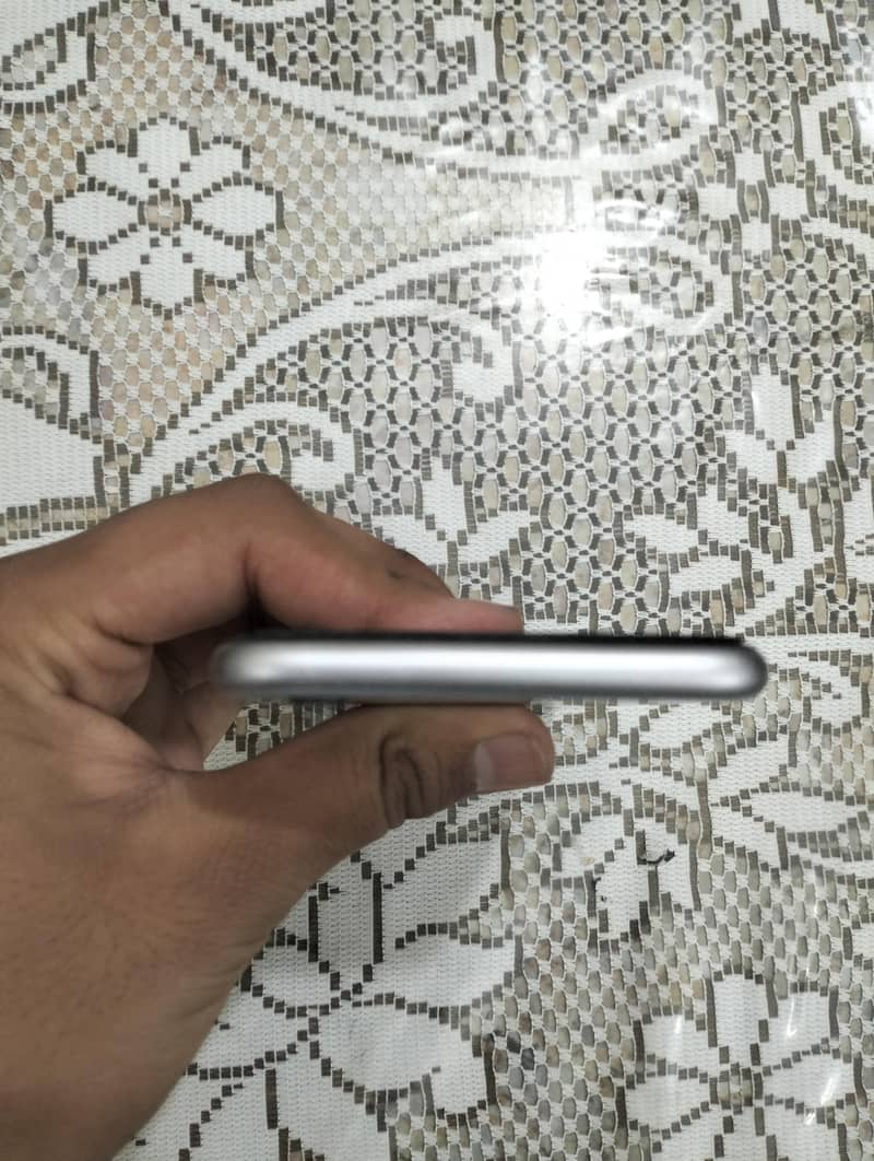 Apple iPhone 6 4