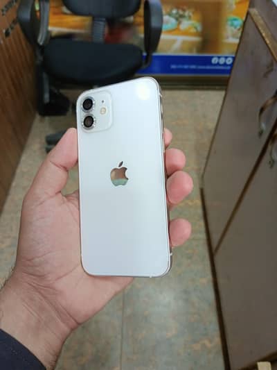 Apple iPhone 12