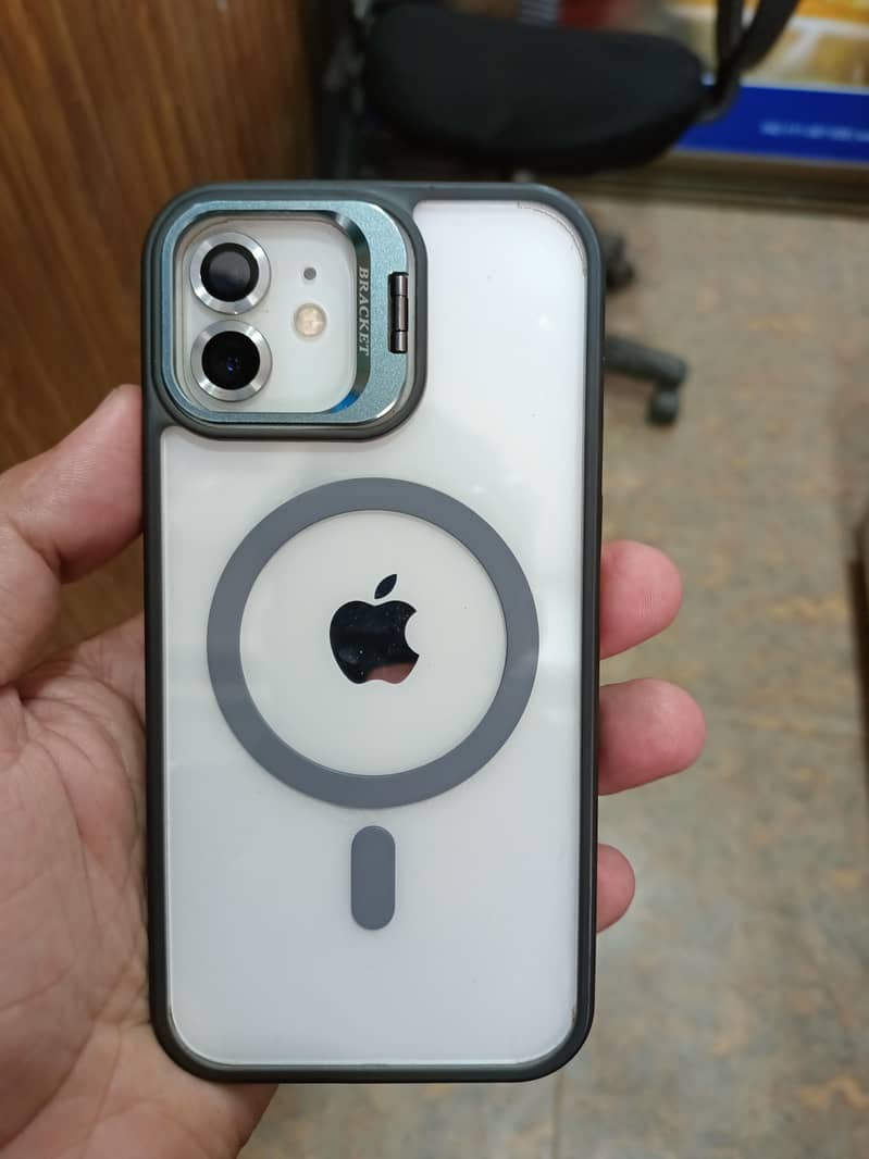 Apple iPhone 12 1