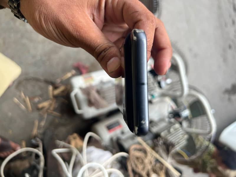 Google Pixel 8 4