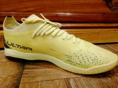 Puma Men Football Futsal Shoes Size 44 (9.5) Tried Only Once