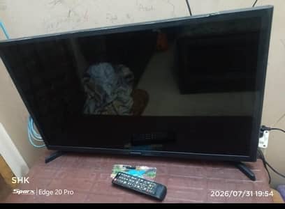 Original Samsung LED 32" with original remote.