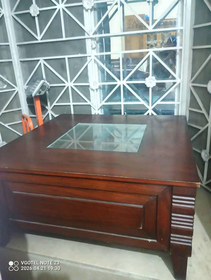 centre Table 0