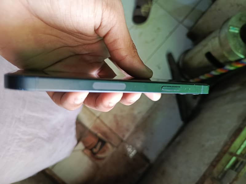 Apple iPhone 12 3