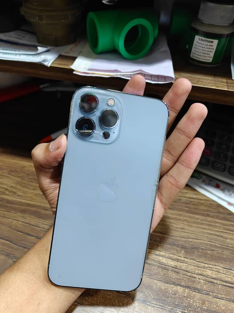 Apple iPhone 13 Pro Max 2