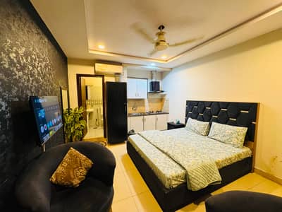 Daily basis weekly basis studio bedrooms fully furnished luxury apartments available for rent Gulberg greens Islamabad