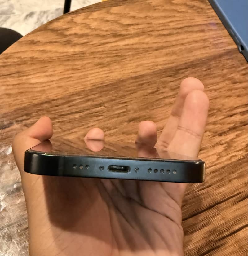 Apple iPhone 14 4