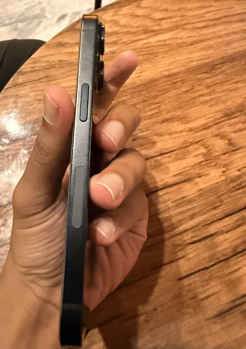 Apple iPhone 14 5