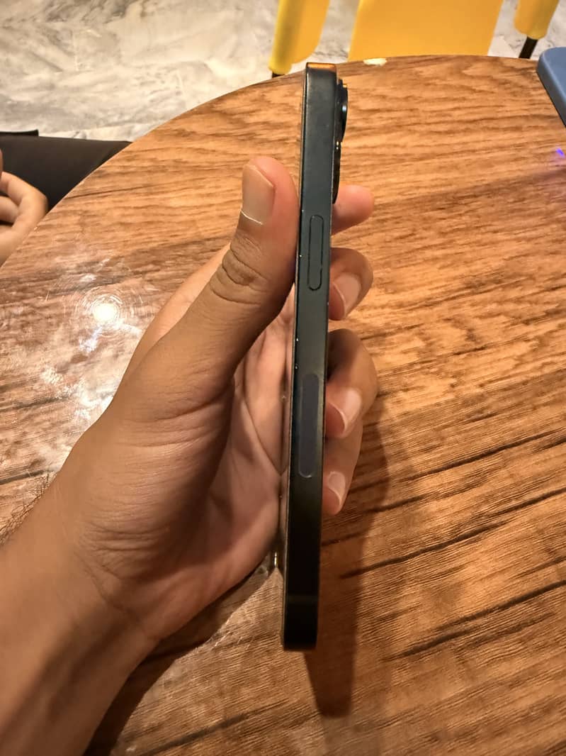 Apple iPhone 14 6