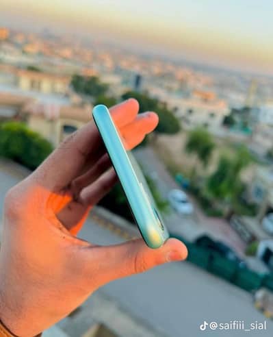 I phone 11 128gb good condition