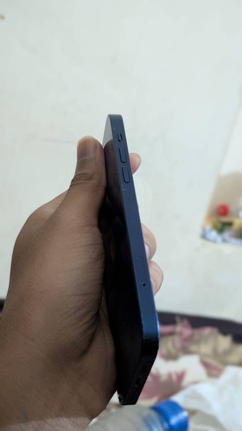 Apple iPhone 12 3