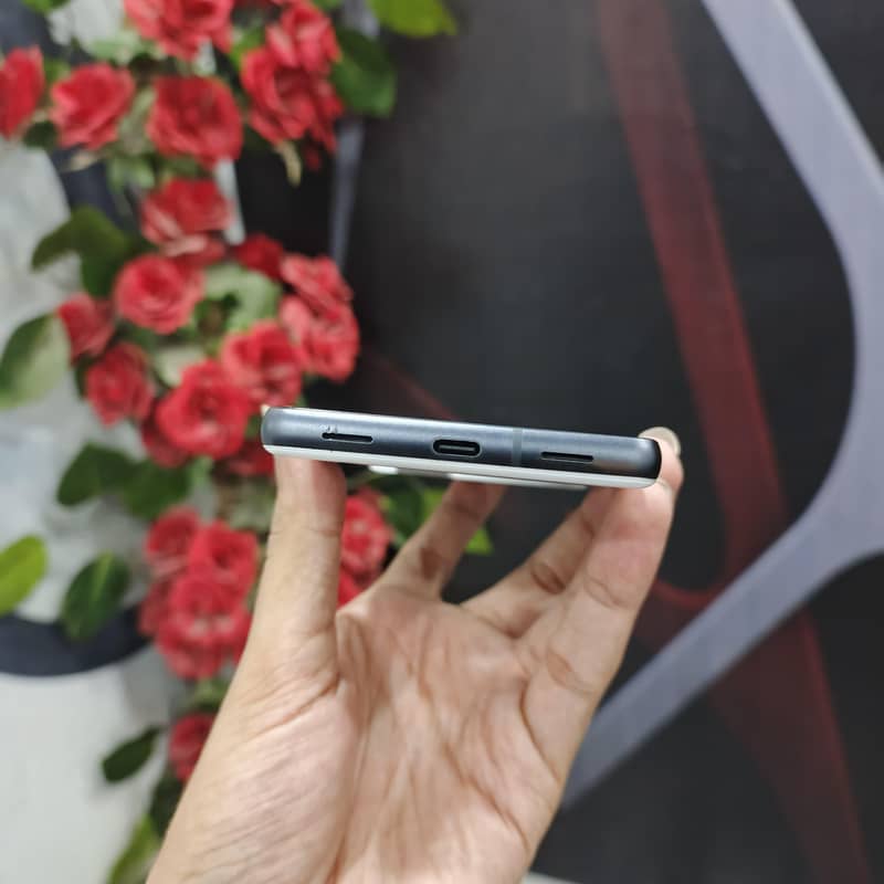 Google Pixel 7a 4
