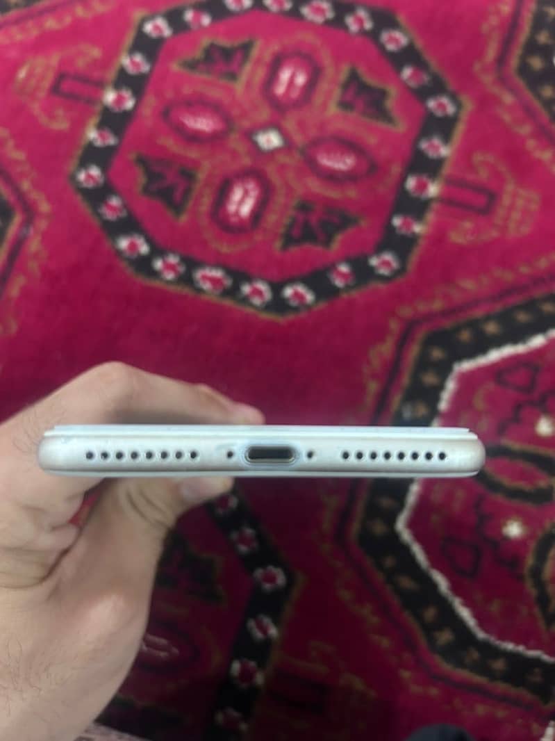 Apple iPhone 7 Plus 4
