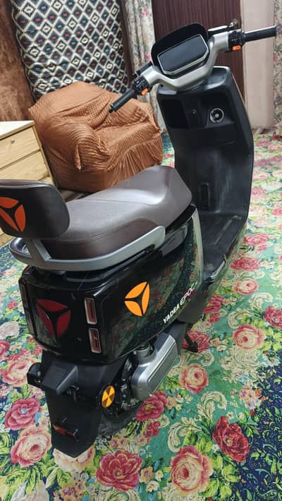yadea Epoc-H electric Scotty