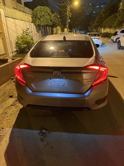 Honda Civic Oriel 1.8i-VTEC CVT 2020