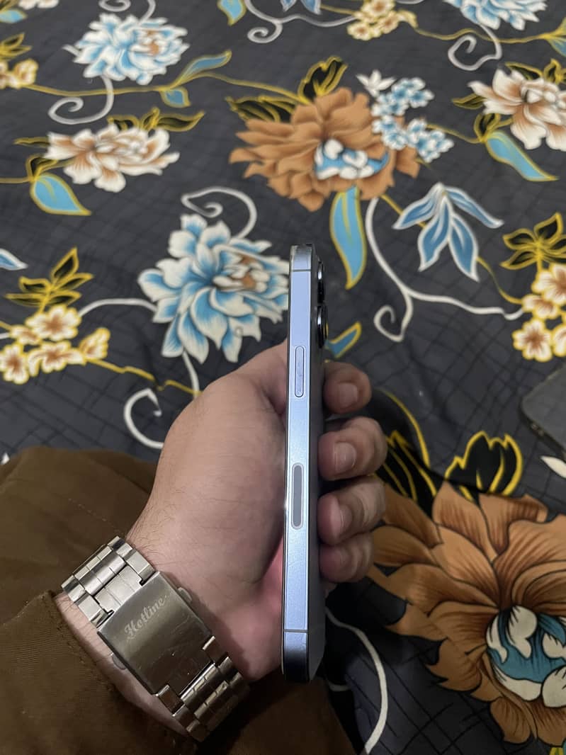 Apple iPhone 13 Pro 2