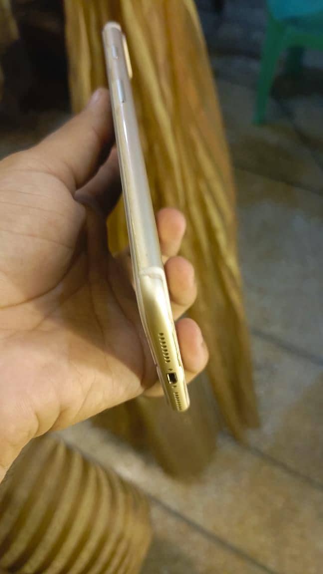 Apple iPhone 7 Plus 2