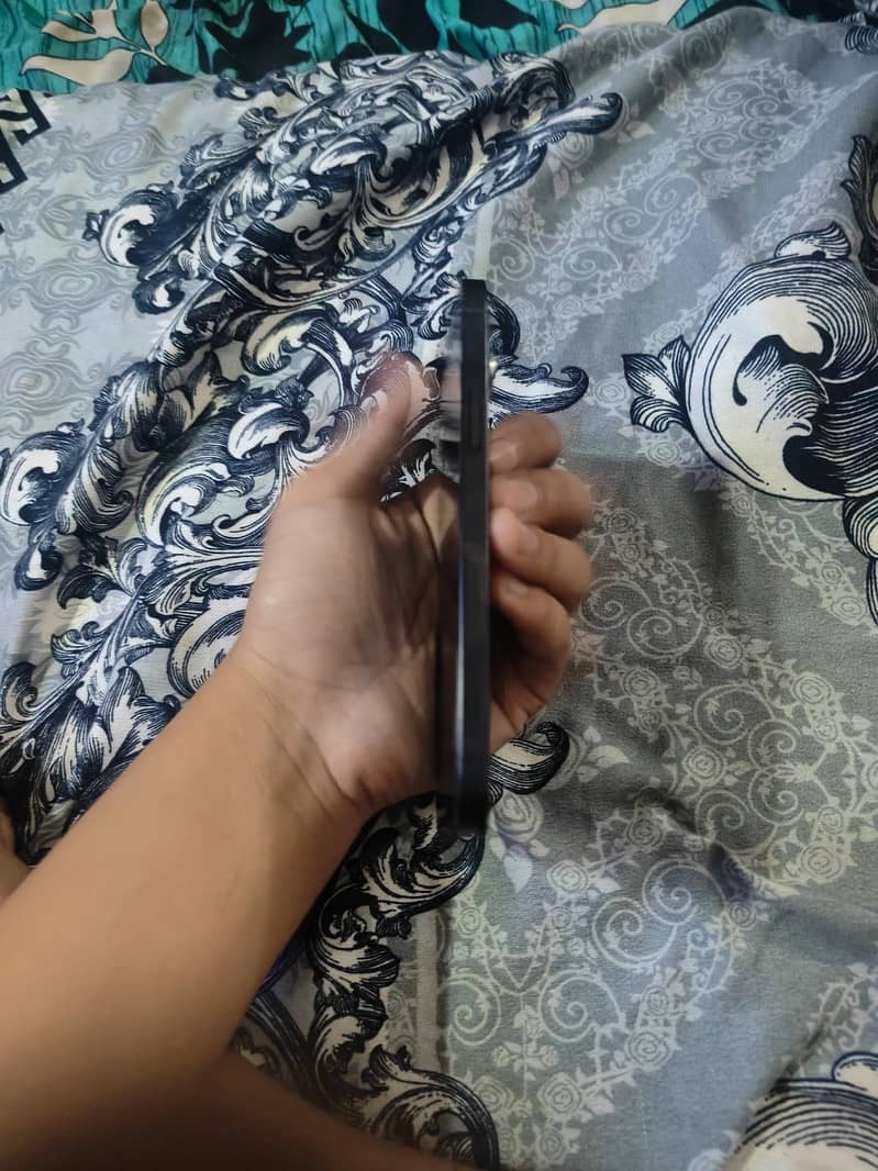 Apple iPhone 12 1
