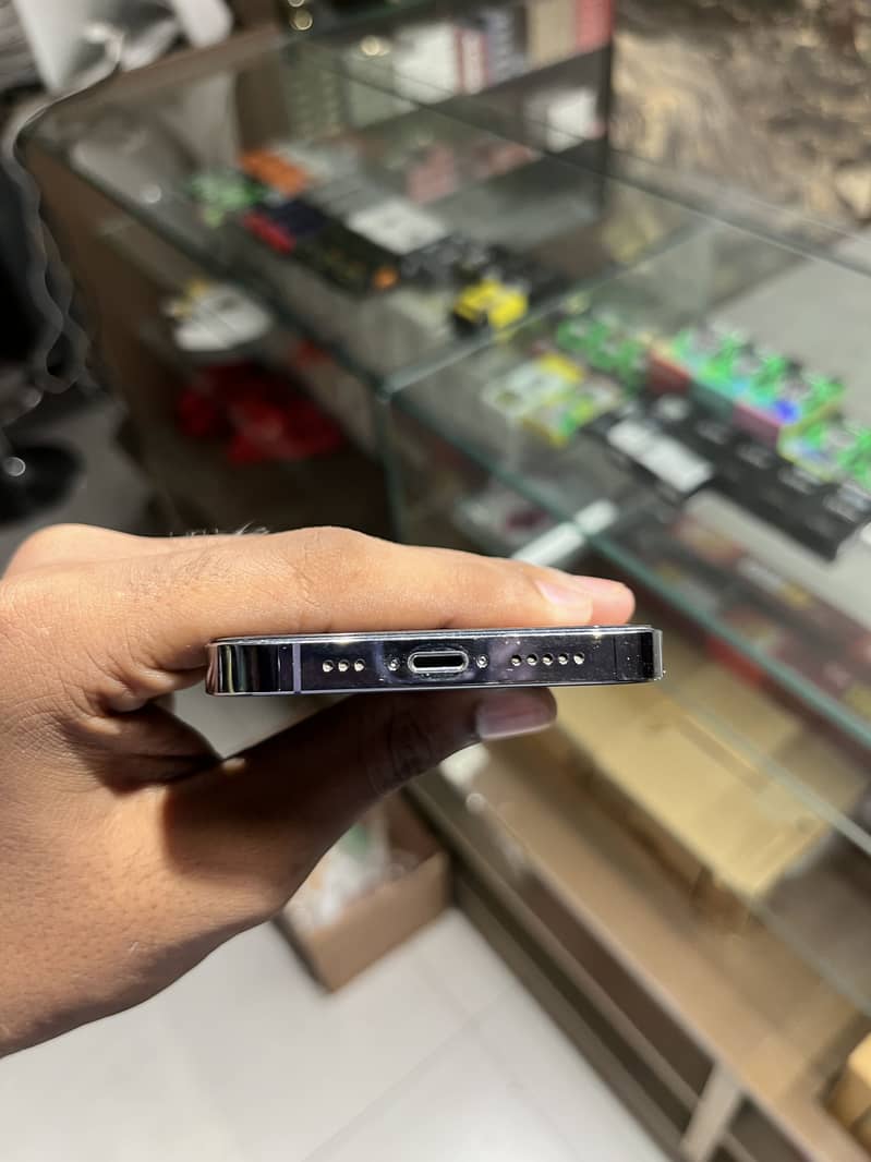 Apple iPhone 14 Pro 4