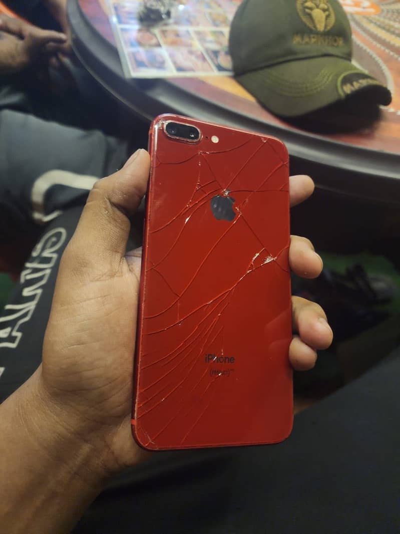 Apple iPhone 8 Plus 4