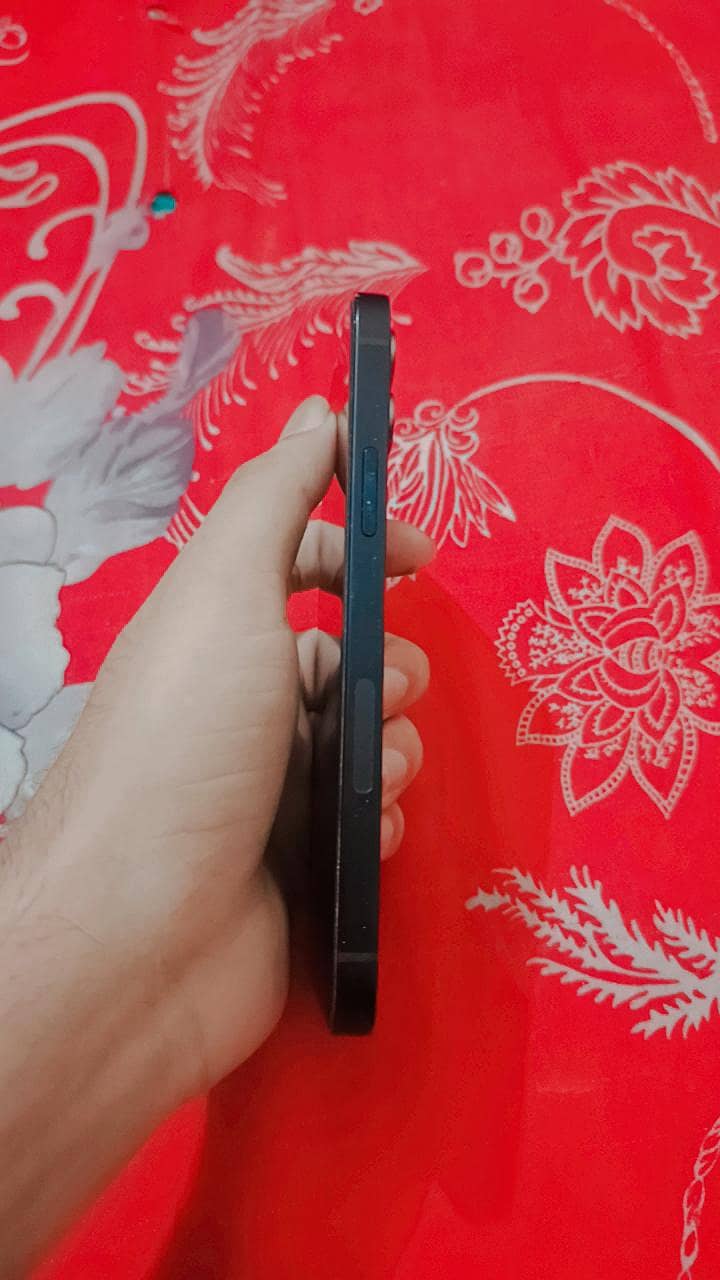 Apple iPhone 12 2